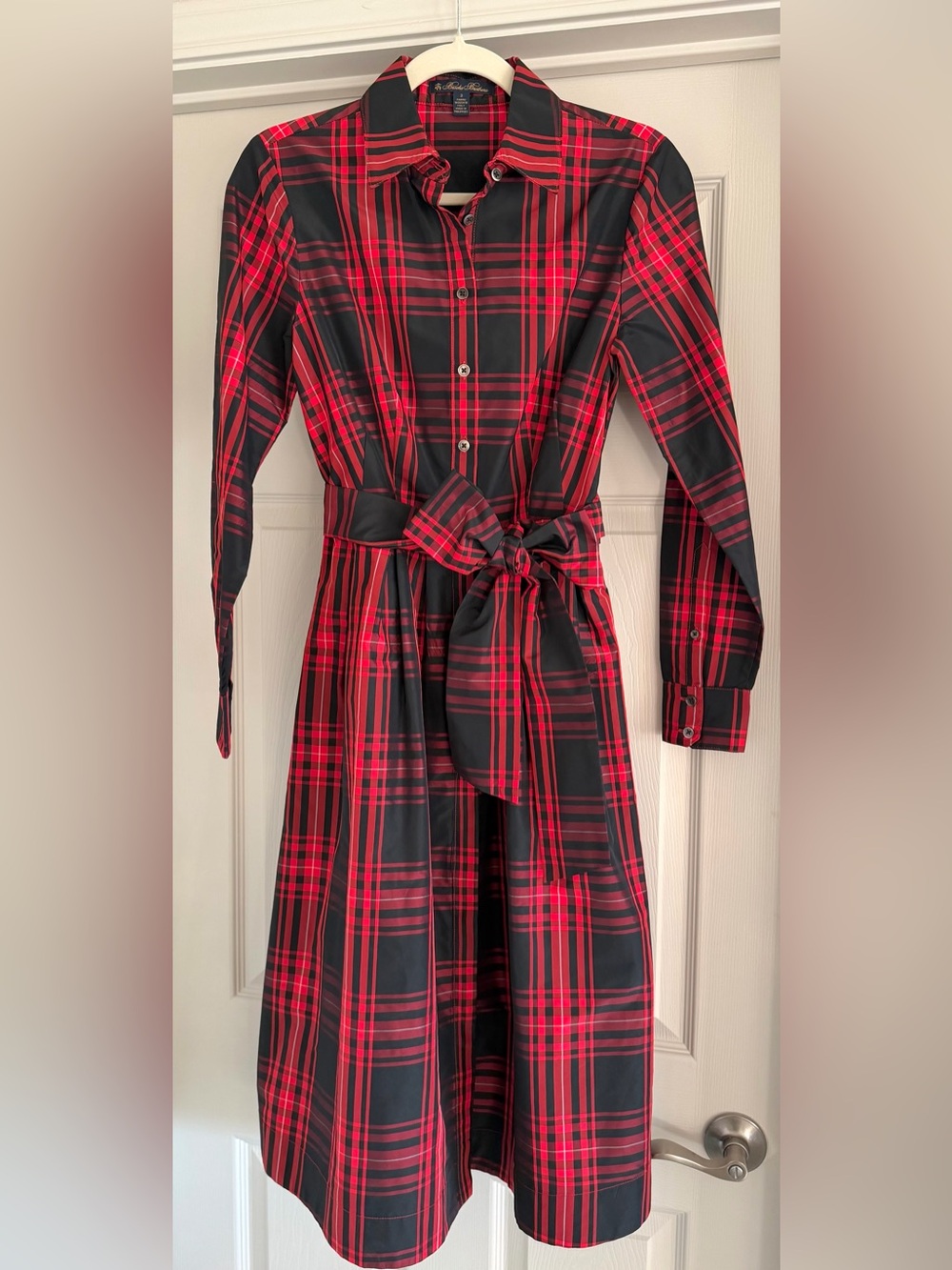 Like New BROOKS BROS Tartan Taffeta Belted Shirt Dress, Red Black w Pockets Sz 2
